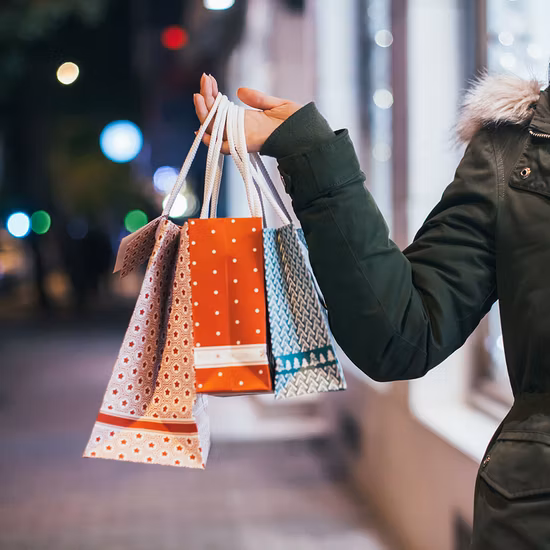 Sacs en papier personnalisés pour cadeaux de fantaisie avec poignée en ruban